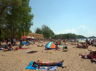 Resort lodging rooms house for rent restaurant food entertainment recreation Poland