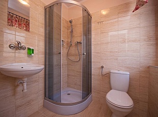 Resort lodging rooms house for rent restaurant food entertainment recreation Poland