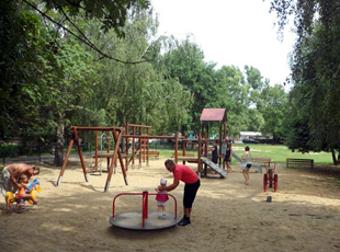Resort lodging rooms house for rent restaurant food entertainment recreation Poland