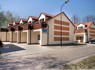 Resort lodging rooms house for rent restaurant food entertainment recreation Poland