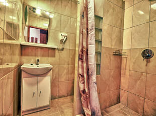 Resort lodging rooms house for rent restaurant food entertainment recreation Poland