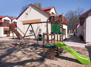 Resort lodging rooms house for rent restaurant food entertainment recreation Poland