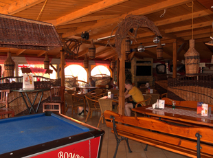 Resort lodging rooms house for rent restaurant food entertainment recreation Poland